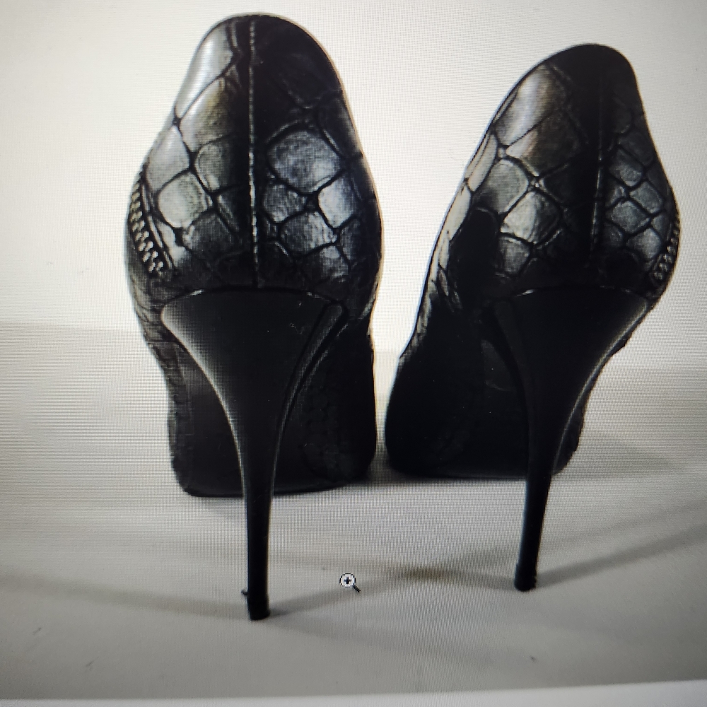 Giuseppe Zanotti Black Textured Heels - Picture 4 of 9